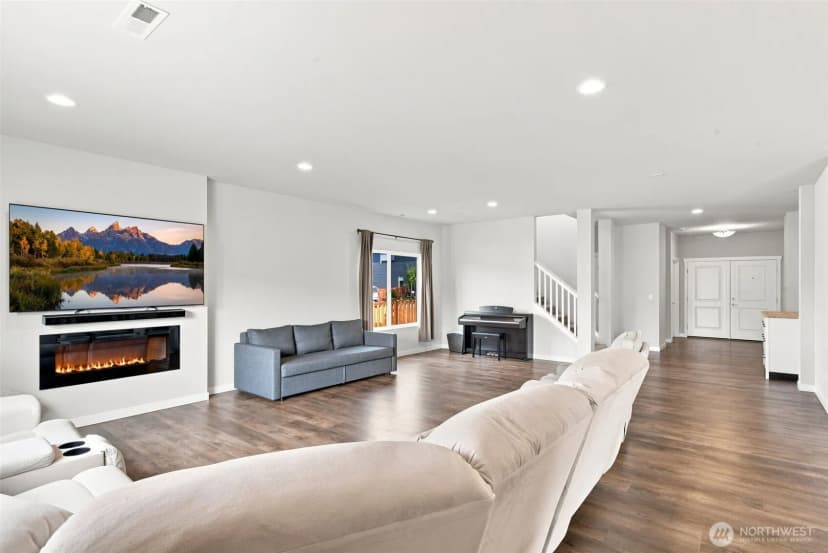 Property photo for 223 Hovey Street, Buckley photo 2