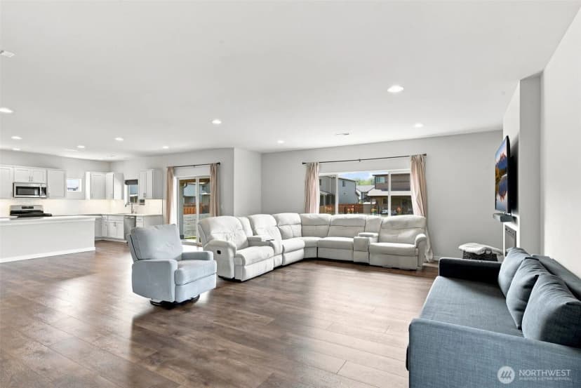 Property photo for 223 Hovey Street, Buckley photo 4