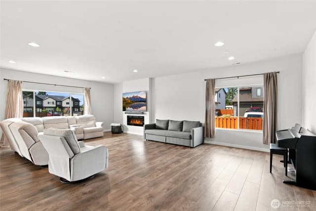 Property photo for 223 Hovey Street, Buckley photo 3