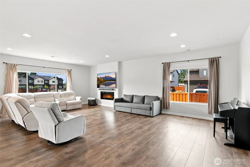 Property photo for 223 Hovey Street, Buckley photo 3