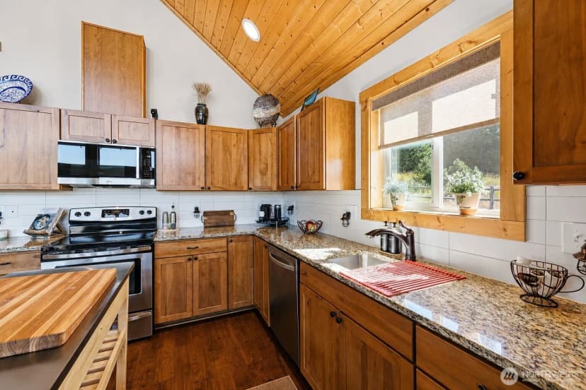 Property photo for 170 Maywood Lane, Ronald photo 6