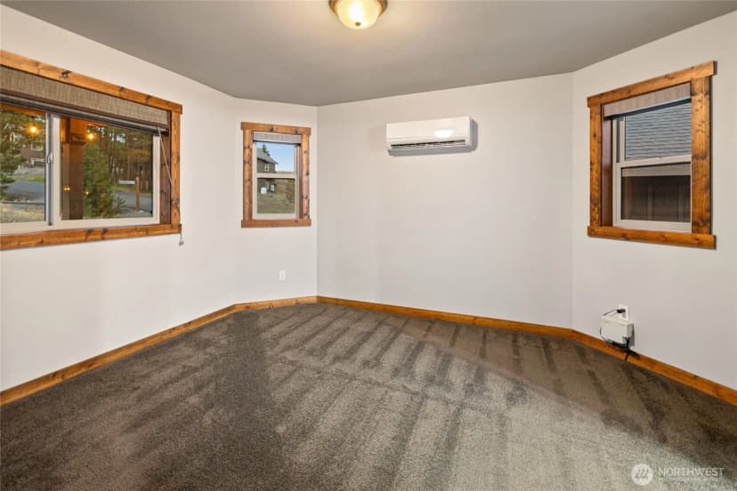 Property photo for 10 Rockberry Loop, Ronald photo 12