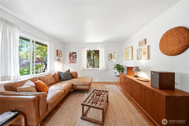 Property photo for 9223 21st Avenue Sw, Seattle photo 4