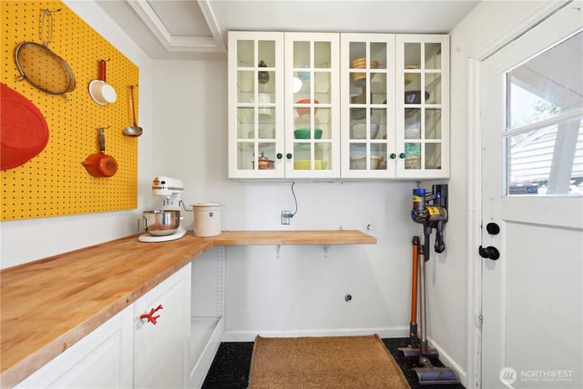 Property photo for 9223 21st Avenue Sw, Seattle photo 11