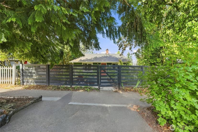 Property photo for 9223 21st Avenue Sw, Seattle photo 31