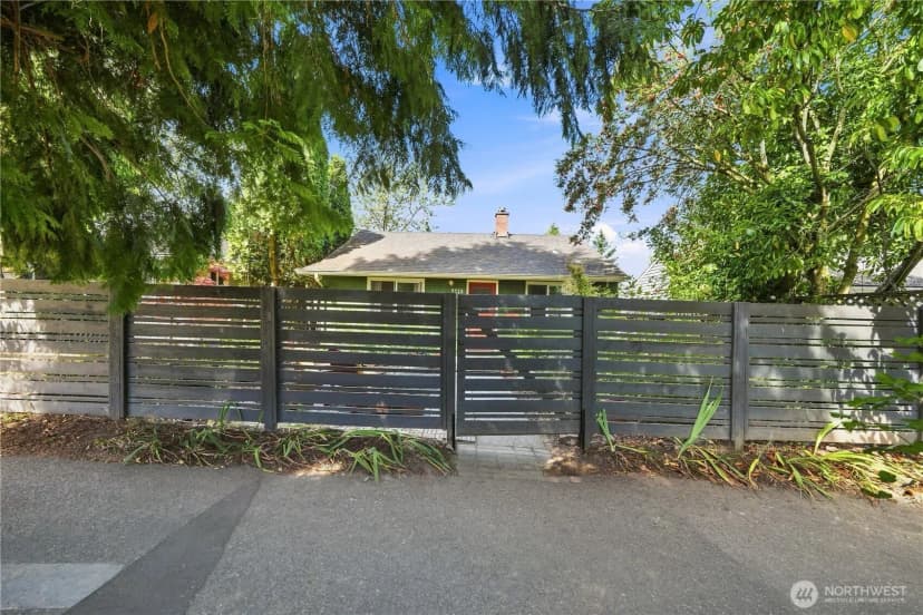 Property photo for 9223 21st Avenue Sw, Seattle photo 30