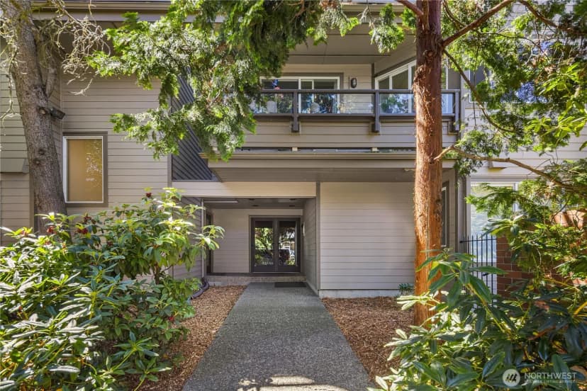 Property photo for 6055 35th Avenue Sw #107, Seattle photo 2