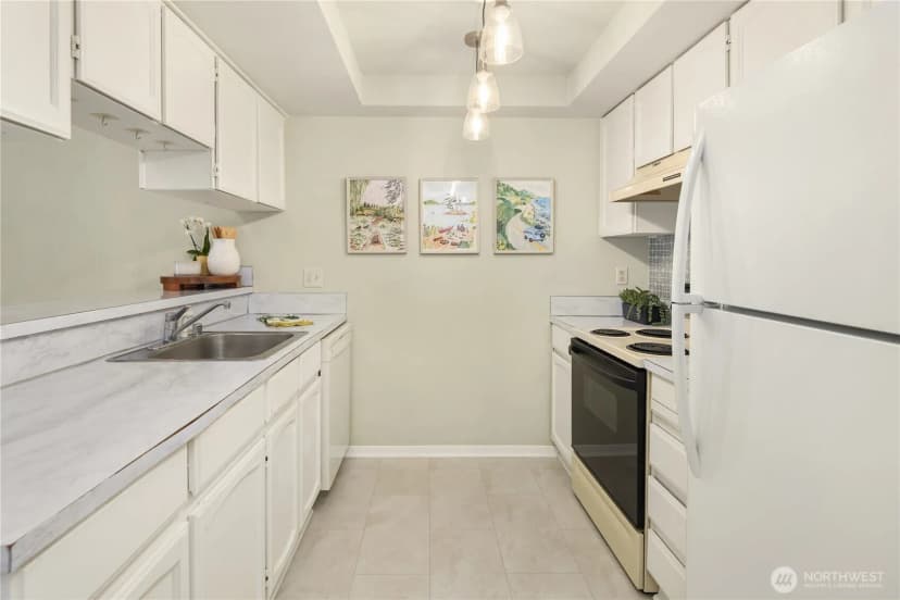Property photo for 6055 35th Avenue Sw #107, Seattle photo 10