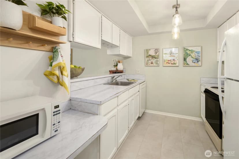 Property photo for 6055 35th Avenue Sw #107, Seattle photo 9