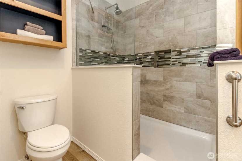 Property photo for 2101 S 324th Street #215, Federal Way photo 15
