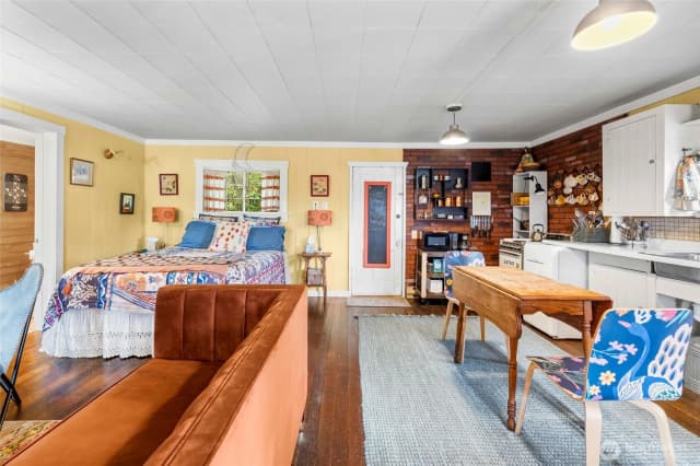 Property photo for 16763 Chilberg Avenue, La Conner photo 2