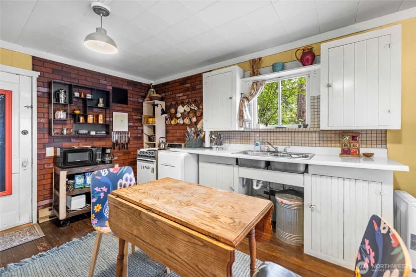 Property photo for 16763 Chilberg Avenue, La Conner photo 12