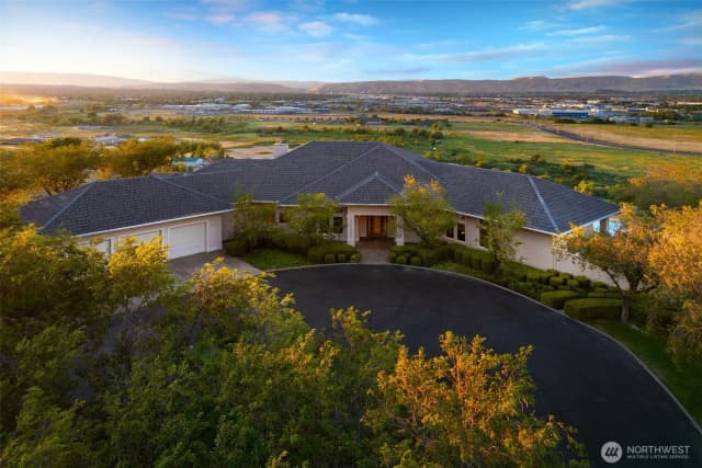 Property photo for 24 Eagle Crest Drive, Union Gap