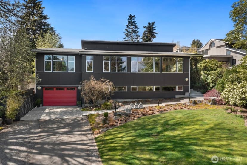 Property photo for 1549 Magnolia Way W, Seattle photo 2