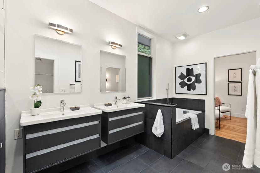 Property photo for 1549 Magnolia Way W, Seattle photo 24