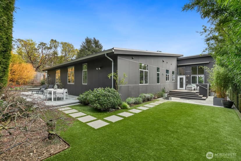 Property photo for 1549 Magnolia Way W, Seattle photo 32