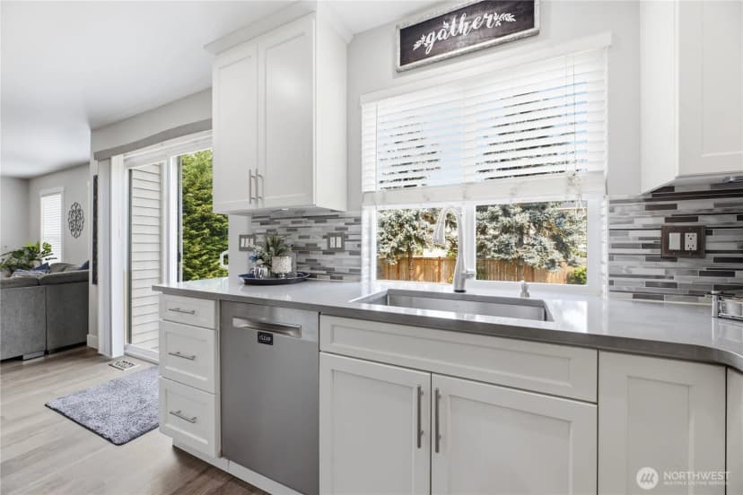 Property photo for 23404 Se 263rd Street, Maple Valley photo 11