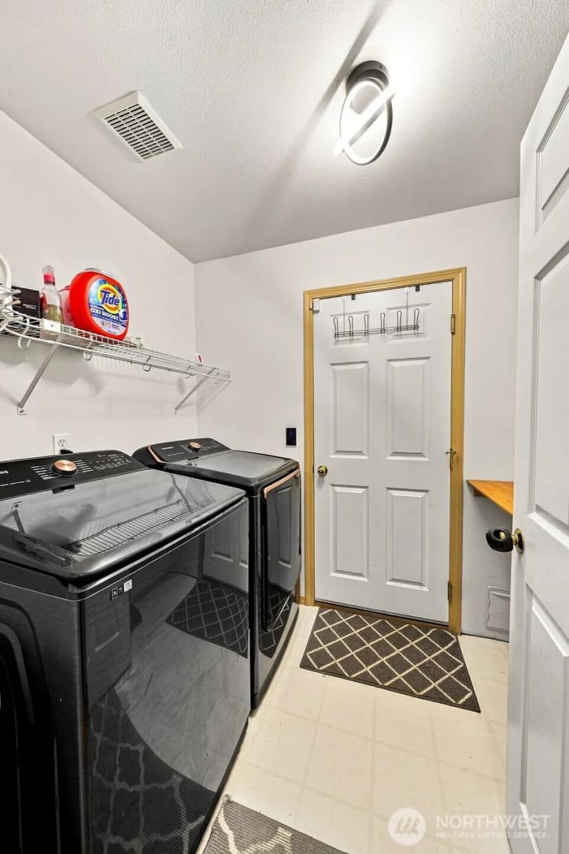 Property photo for 914 288th Street Ct E, Roy photo 15