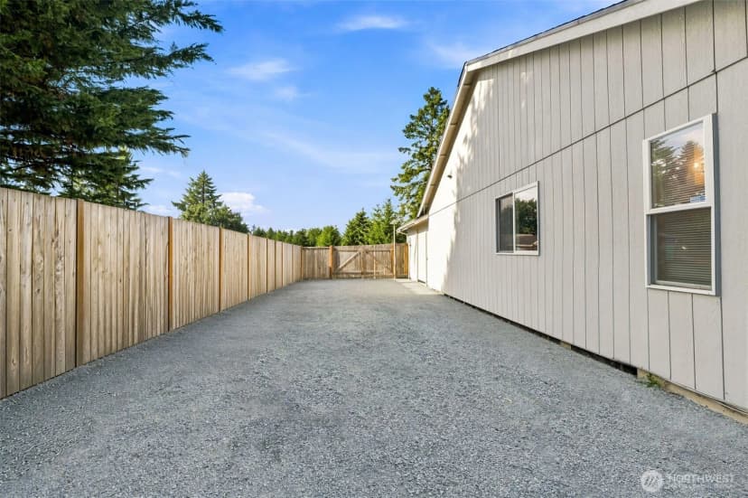 Property photo for 914 288th Street Ct E, Roy photo 18