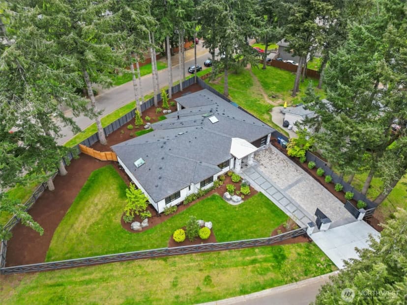 Property photo for 12608 Ne 30th Street, Bellevue photo 39