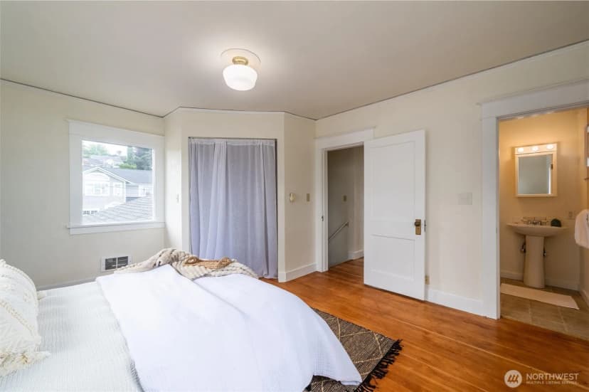 Property photo for 607 Warren Avenue, Everett photo 25