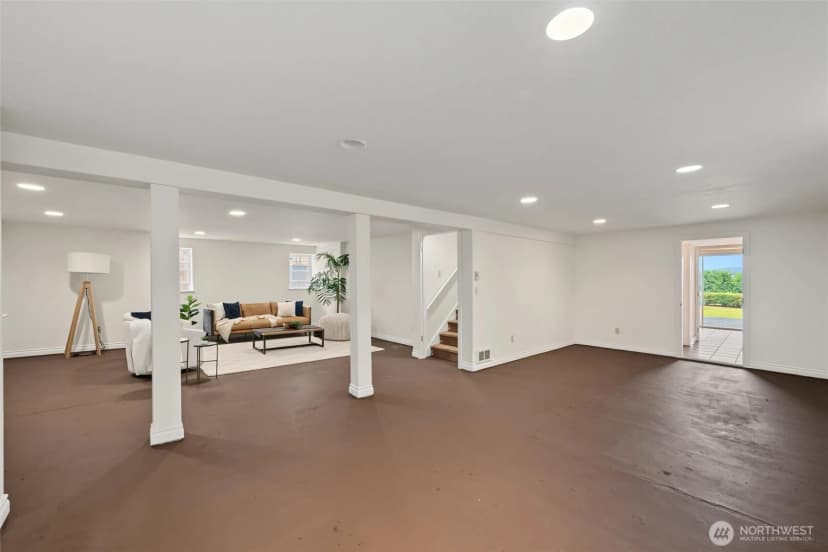 Property photo for 607 Warren Avenue, Everett photo 34