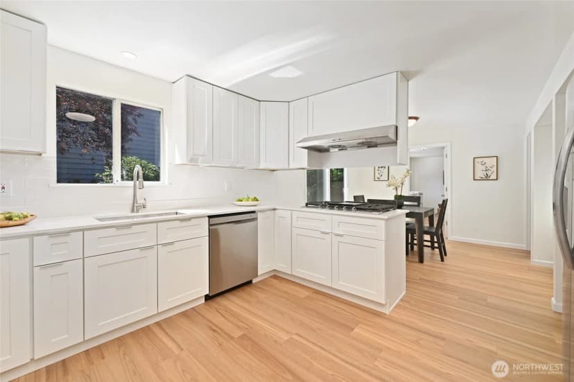 Property photo for 305 Nw 198th Street, Shoreline photo 13