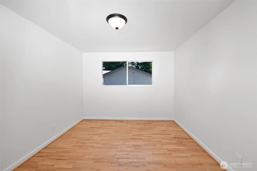 Property photo for 305 Nw 198th Street, Shoreline photo 29
