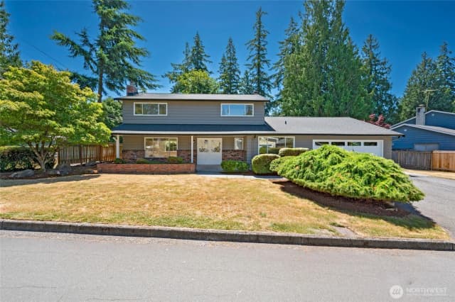 Property photo for 305 Nw 198th Street, Shoreline