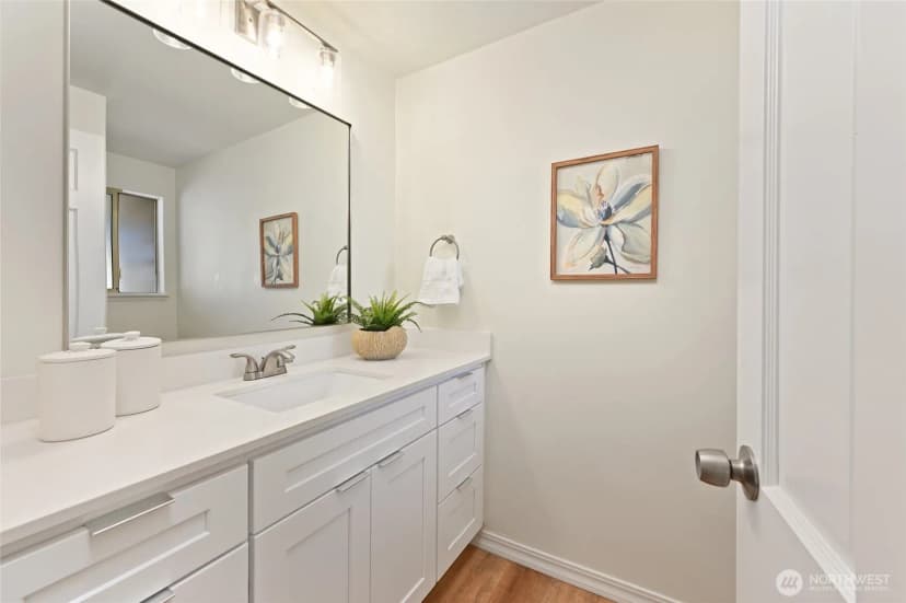 Property photo for 305 Nw 198th Street, Shoreline photo 19