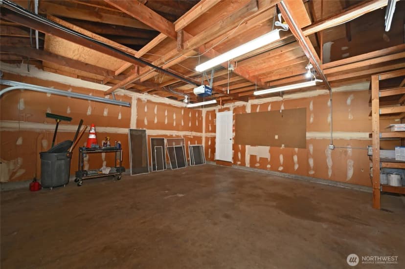 Property photo for 305 Nw 198th Street, Shoreline photo 32