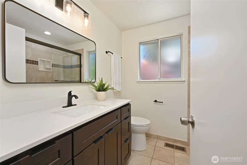 Property photo for 305 Nw 198th Street, Shoreline photo 30