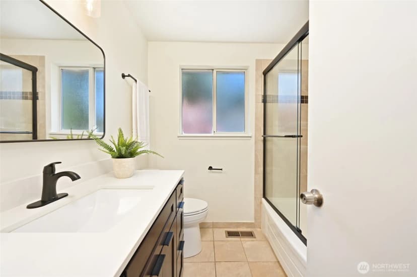 Property photo for 305 Nw 198th Street, Shoreline photo 31