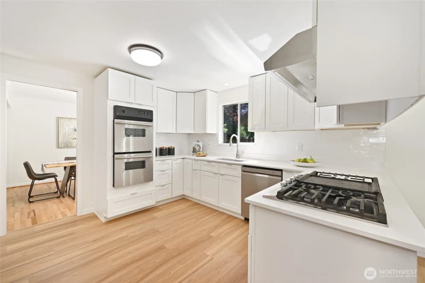 Property photo for 305 Nw 198th Street, Shoreline photo 14