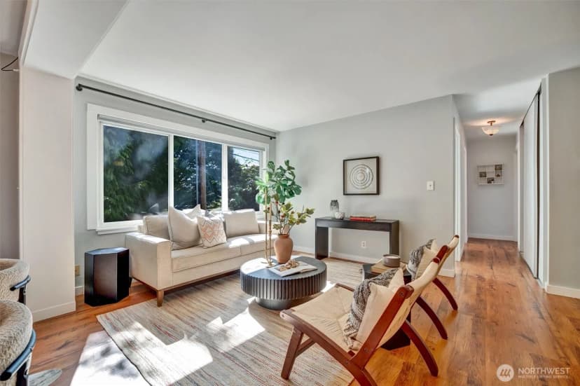 Property photo for 2111 E John Street #204, Seattle photo 16