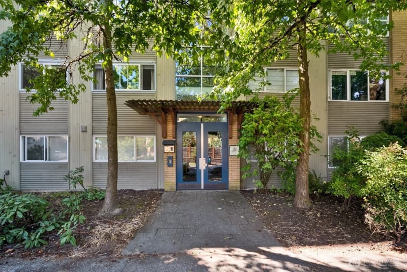 Property photo for 2111 E John Street #204, Seattle