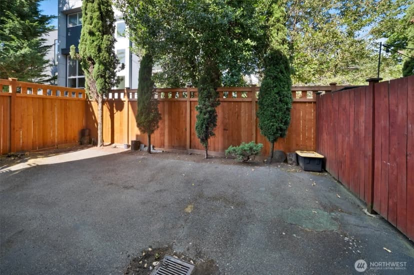 Property photo for 2111 E John Street #204, Seattle photo 29