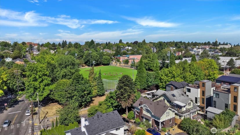 Property photo for 2111 E John Street #204, Seattle photo 39