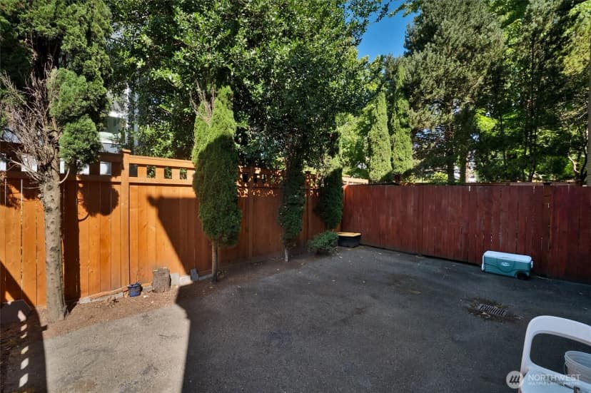 Property photo for 2111 E John Street #204, Seattle photo 36