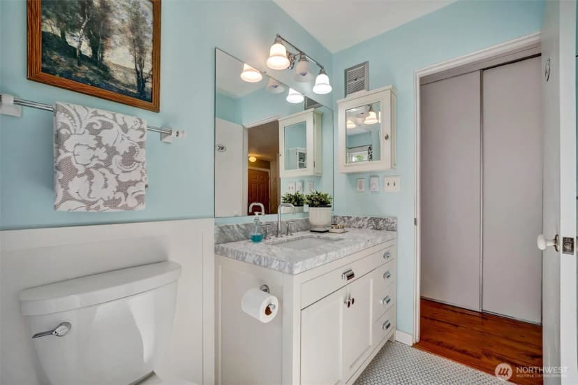 Property photo for 2111 E John Street #204, Seattle photo 18