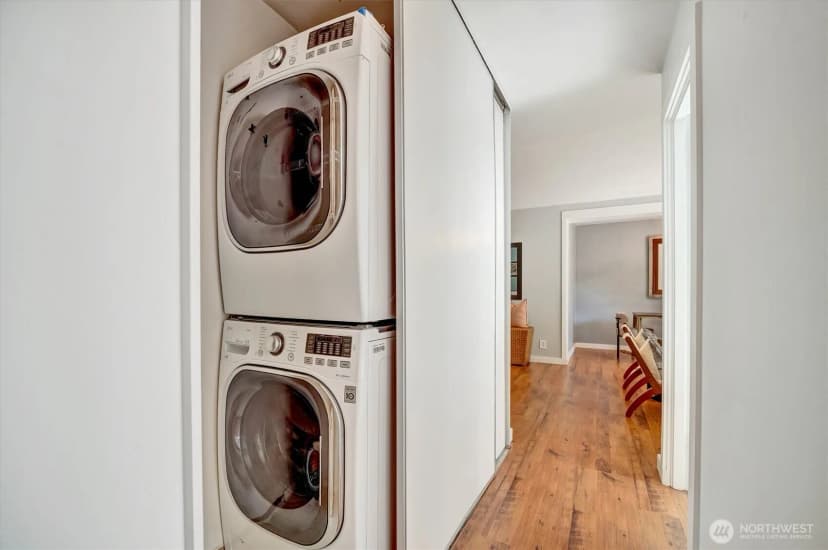 Property photo for 2111 E John Street #204, Seattle photo 25