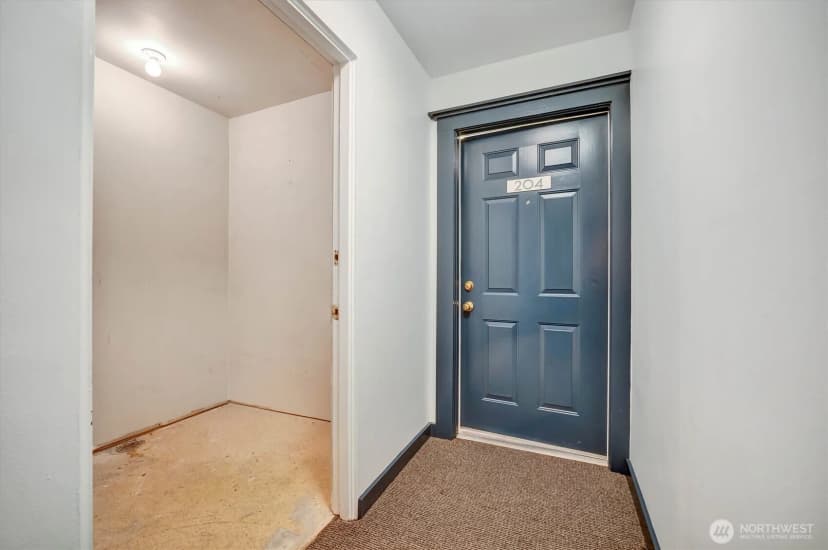 Property photo for 2111 E John Street #204, Seattle photo 27