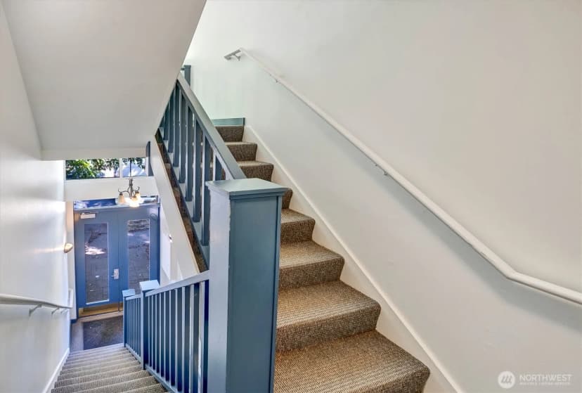 Property photo for 2111 E John Street #204, Seattle photo 28