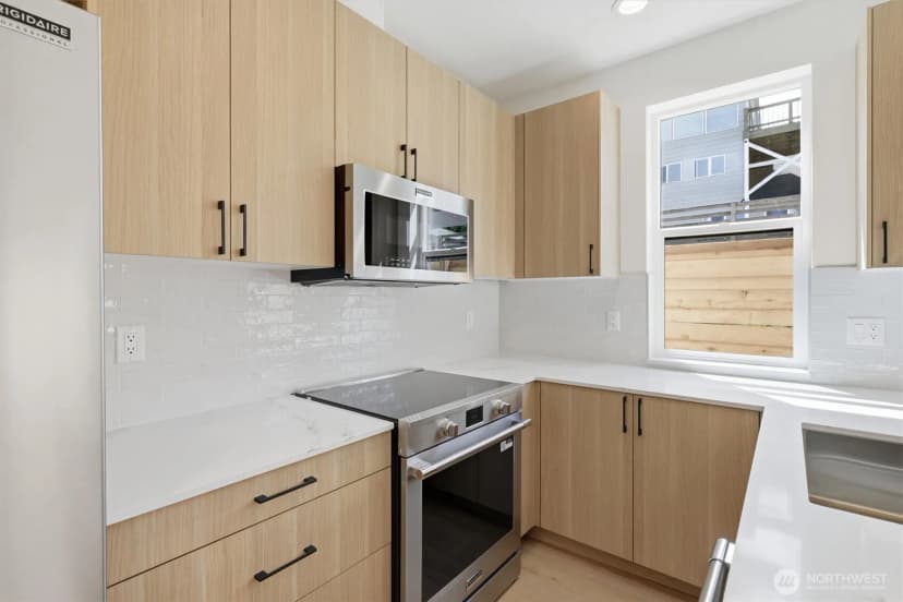 Property photo for 2611 Nw 87th Street, Seattle photo 8