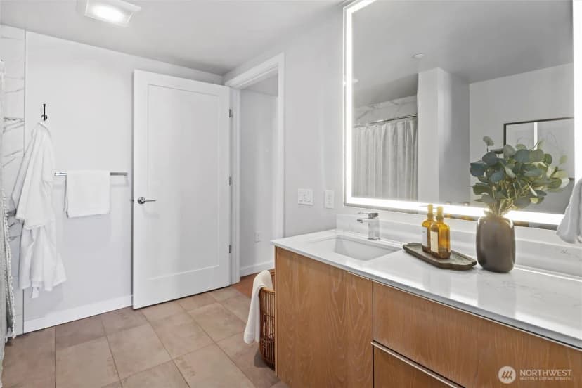 Property photo for 405 S Main Street #811, Seattle photo 21