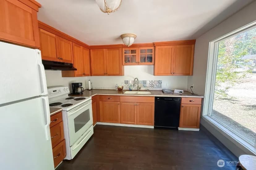 Property photo for 36875 Tamarack Drive Ne, Hansville photo 12