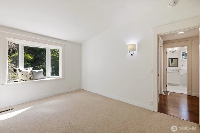 Property photo for 8245 Ne 8th Street, Medina photo 28