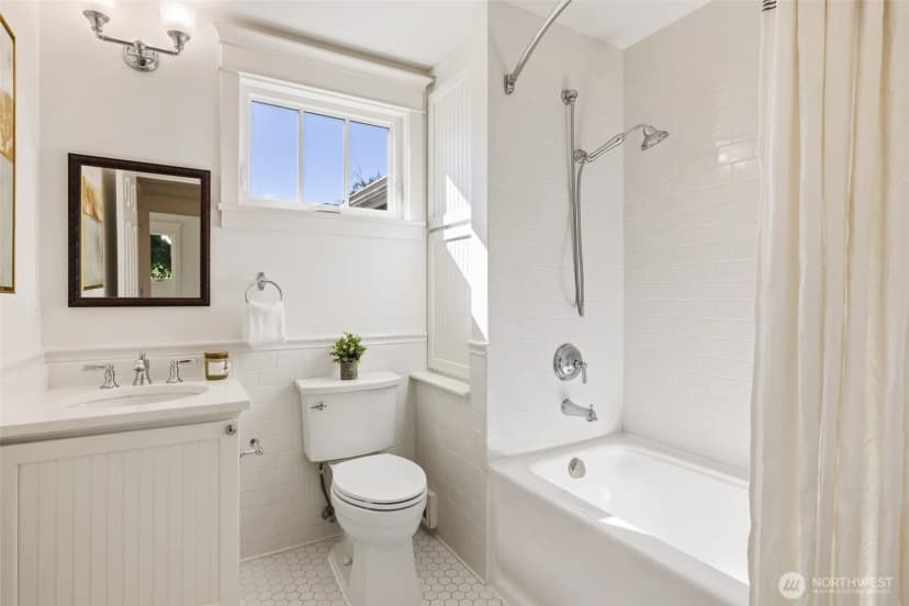 Property photo for 8245 Ne 8th Street, Medina photo 29