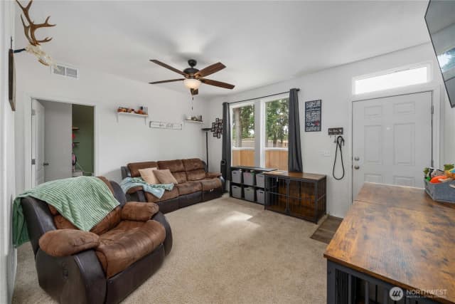 Property photo for 16507 Suntree Court Se, Yelm photo 4
