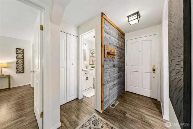 Property photo for 9901 Ne 124th Street #503, Kirkland photo 3